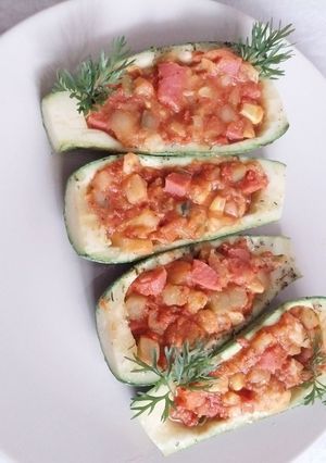 Una foto de Calabaza rellenas de carne y verduras☺️😋👌¡Súper fácil!