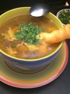 Una foto de Mi favorita de mamá, sopa de carne