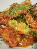 Alitas picantes (buffalo wings)
