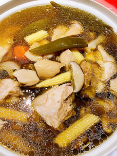 剝皮辣椒苦瓜雞湯🌶🥘電鍋版 的食譜成品照片