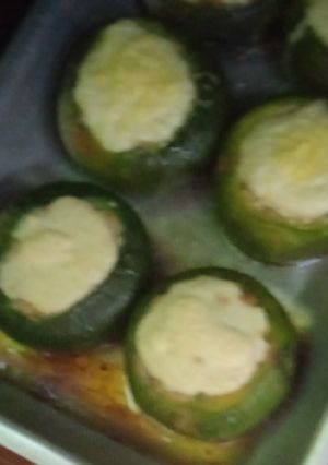 Una foto de Zapallitos de tronco con relleno de carpa