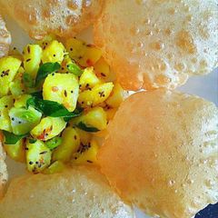A picture of Aloo puri.