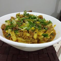A picture of Aloo Qeema.