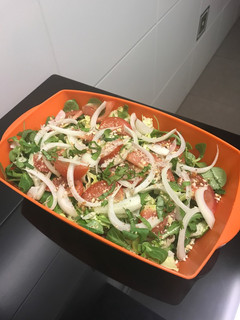 Una foto de Ensalada fresca de lechugas