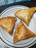 Pastelitos de queso o pollo con antipasto