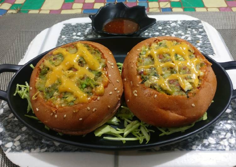 Beetroot burgers stuffed with Green vegies, paneer &amp; cheese