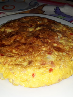 Una foto de Tortilla de papas jamón y queso