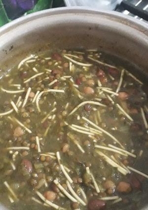 عکسی از دستور آش رشته من در حال پخت