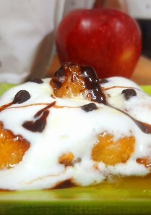 A picture of Toffee Apple with Vanila Ice cream.