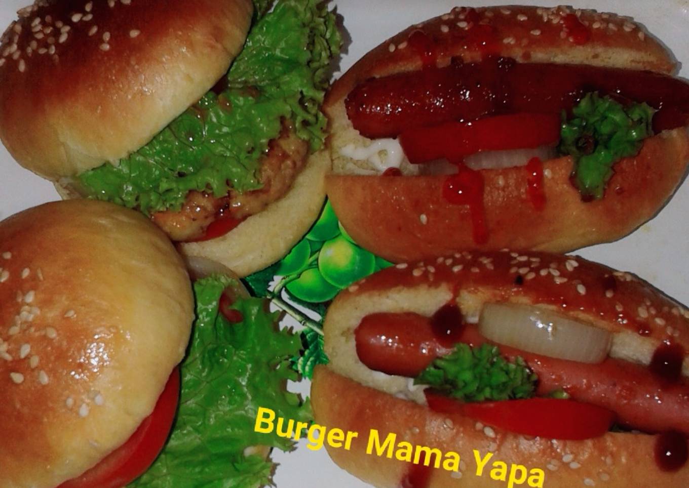 Mini burger dan Hotdog by Mama Yapa