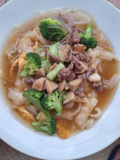Foto resep Kwetiau Siram Brokoli Cah Sapi dan Baso
