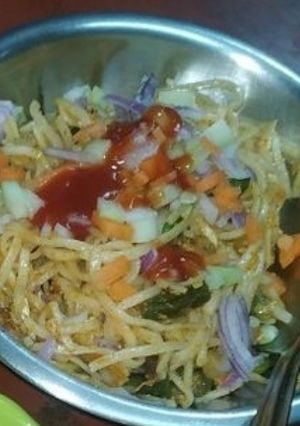 भेल पूड़ी (bhel poori recipe in Hindi) रेसिपी मुख्य फोटो