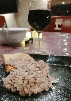 Una foto de Carne tártara con sabor a recuerdo
