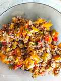 Quinoa blanca y roja con verduras