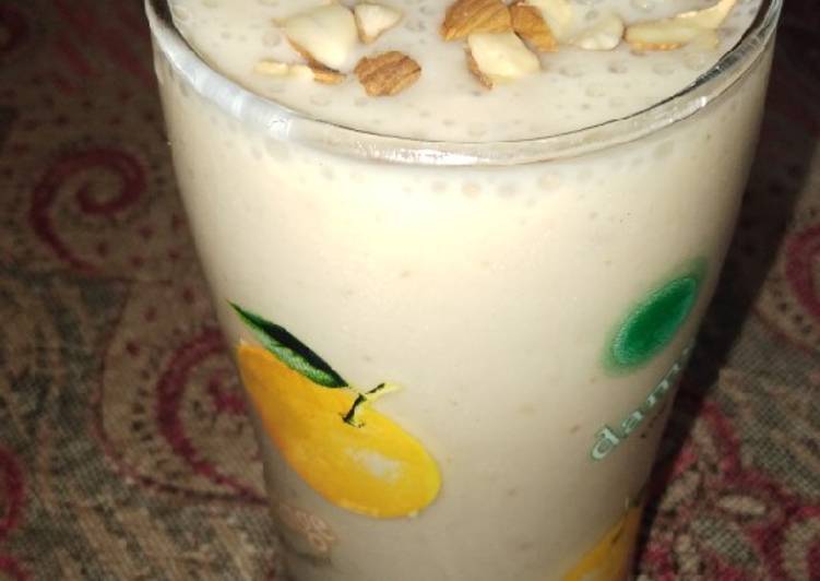 Simple Way to Make Quick Banana Almond curd smoothie