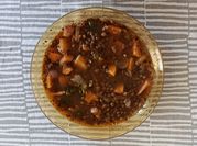 Una foto de salteado de rabanitos