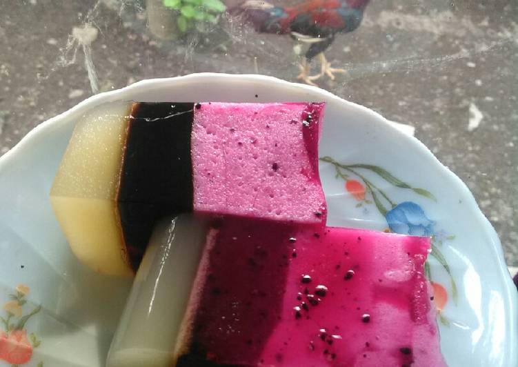 Puding Lapis Busa Buah Naga