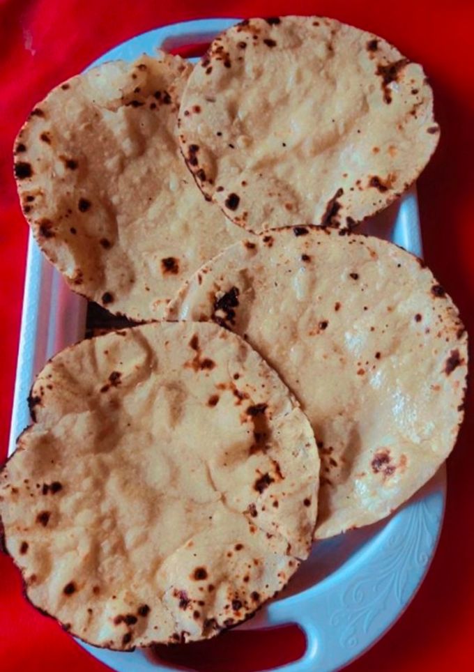 तंदूरी रोटी (Tandoori roti recipe in Hindi) रेसिपी मुख्य फोटो