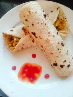 पत्ता गोभी मिक्स वेज रोल (patta gobi mix veg roll recipe in Hindi) रेसिपी मुख्य फोटो