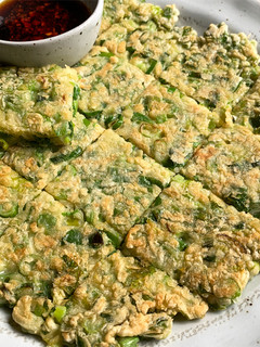 A picture of Celery Leaves Pancake.