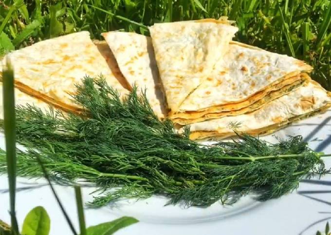 Лаваш с яйцом, сыром и зеленью пошаговый рецепт с фото