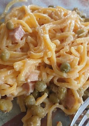 Una foto de Tallarines con salsa Carusso
