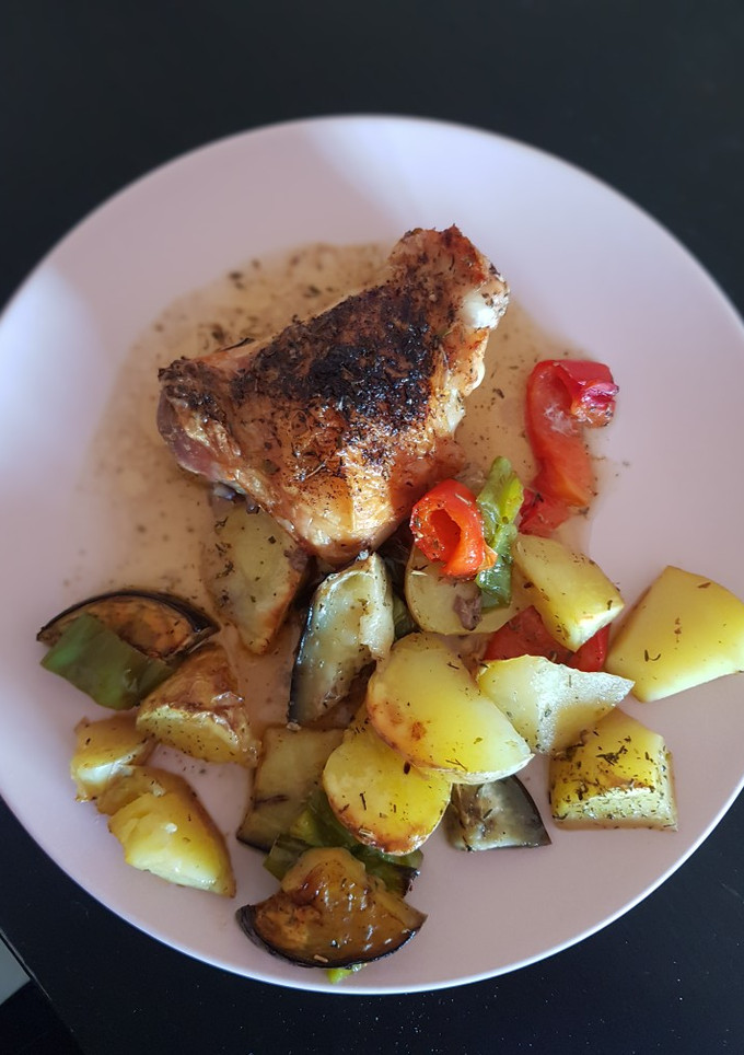 Una foto de Pollo al horno con cerveza