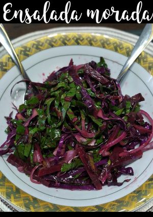 Una foto de Ensalada morada