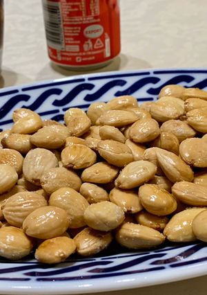 Una foto de Como freír almendra marcona