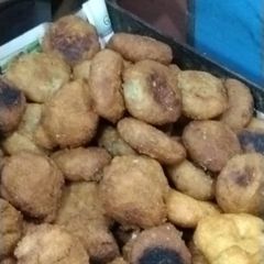 Kakra pitha A picture of Kakra pitha.