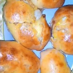 A picture of Chicken Cheesy Bun.