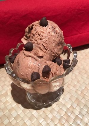 A picture of Mocha-Brownie with Nutella ripple ice-cream.