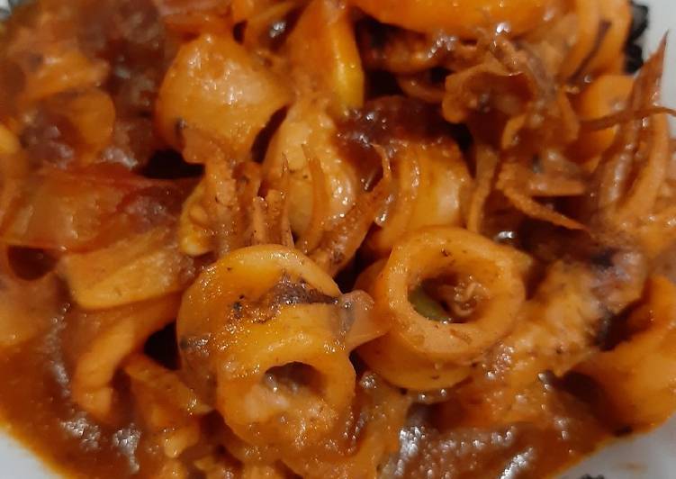 Langkah meracik Cumi Pedas Asam Manis yang Enak Banget
