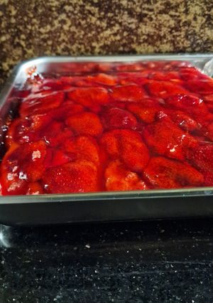 Tej és tojás mentes epres gyümölcs"torta" recept fotója