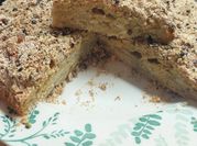 Una foto de torta de manzana con crumble