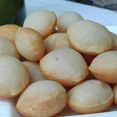 A picture of Restaurant style pani poori.