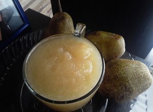 Una foto de Dulce de Pera...🤔🍯🍐🍊🍐🍯