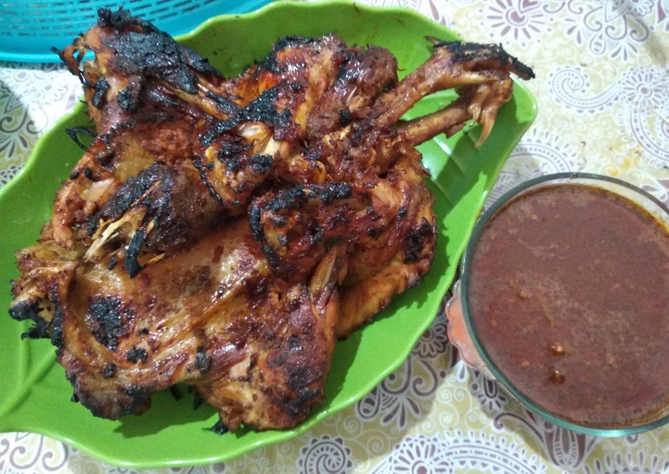 Talivang dengan ayam bakar