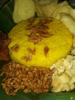 Foto resep Nasi Kuning Rice Cooker