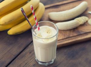 Zdjęcie przepisu Shake Bananowy z Masłem Orzechowym.