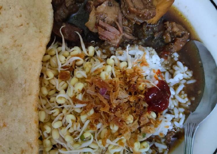 Rawon daging sapi