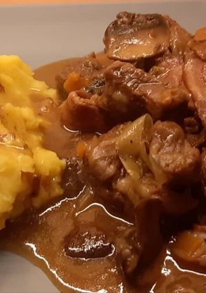Φωτογραφία της συνταγής Beef Burgundy C&G (Μοσχάρι Μπουργκινιόν ή Βουργουνδίας)