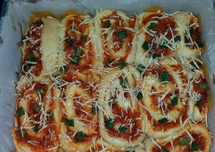 Resep Pizza rolls simpe &amp; enak, Bikin Ngiler