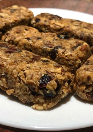 A picture of 5 Ingredients Granola bars.