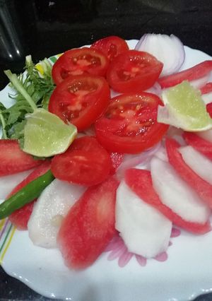 A picture of Carrot and Tomato Salad.
