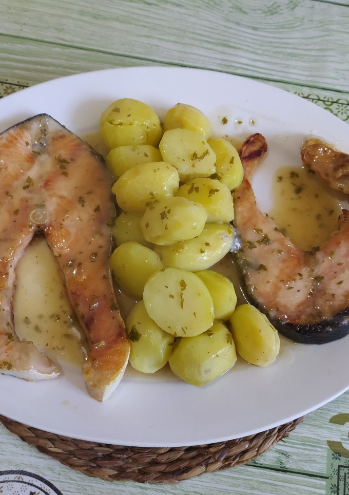 Una foto de Salmón en salsa Menier