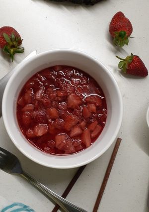 A picture of Strawberry compote.