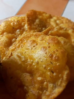 જીરા મીઠાં ની પૂરી (Jeera Salty Poori Recipe In Gujarati) રેસીપી મુખ્ય ફોટો