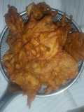 Aloo aur piyaz ka pakorey