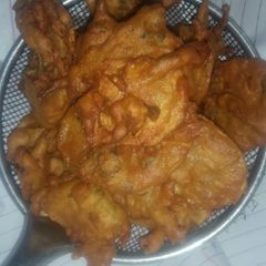 A picture of Aloo aur piyaz ka pakorey.